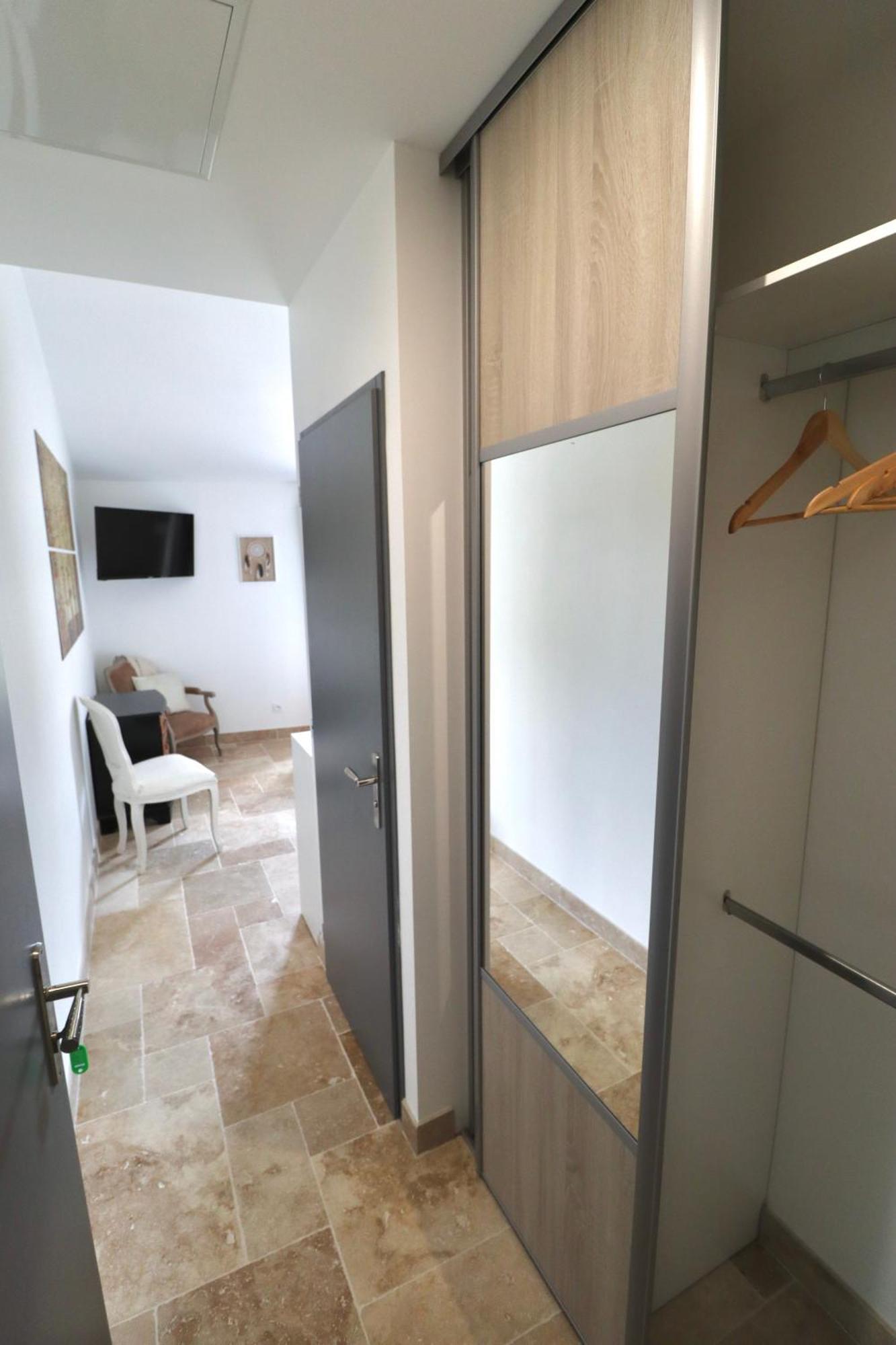 Chambres D'Hotes Avec Jacuzzi Et Piscine Au Mas De Cadoule Saint-Just  Номер фото