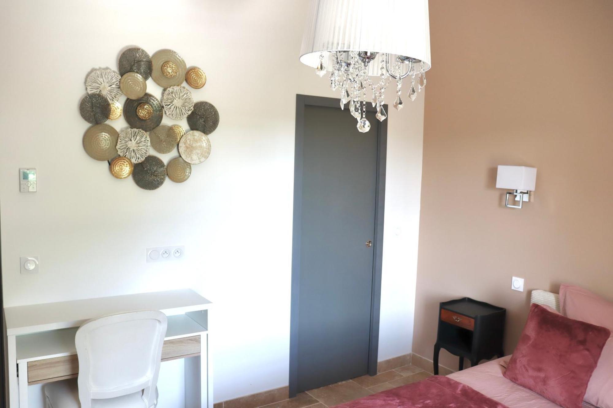Chambres D'Hotes Avec Jacuzzi Et Piscine Au Mas De Cadoule Saint-Just  Номер фото